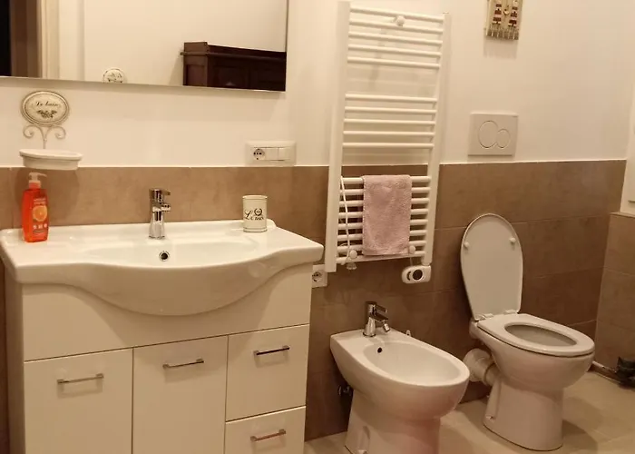 La Corte Di Paola 1 E 2 * Genova