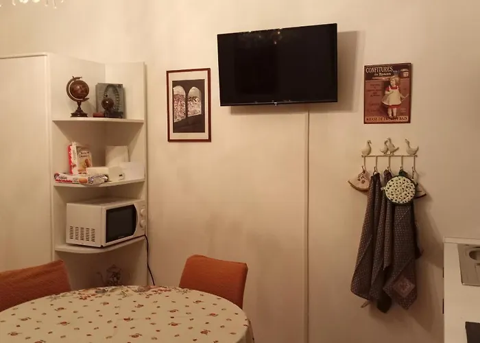 La Corte Di Paola 1 E 2 * Genova